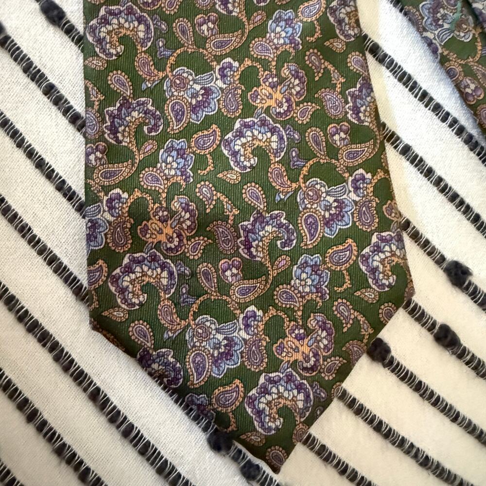 Salvatore Ferragamo | Green Paisley Silk Tie